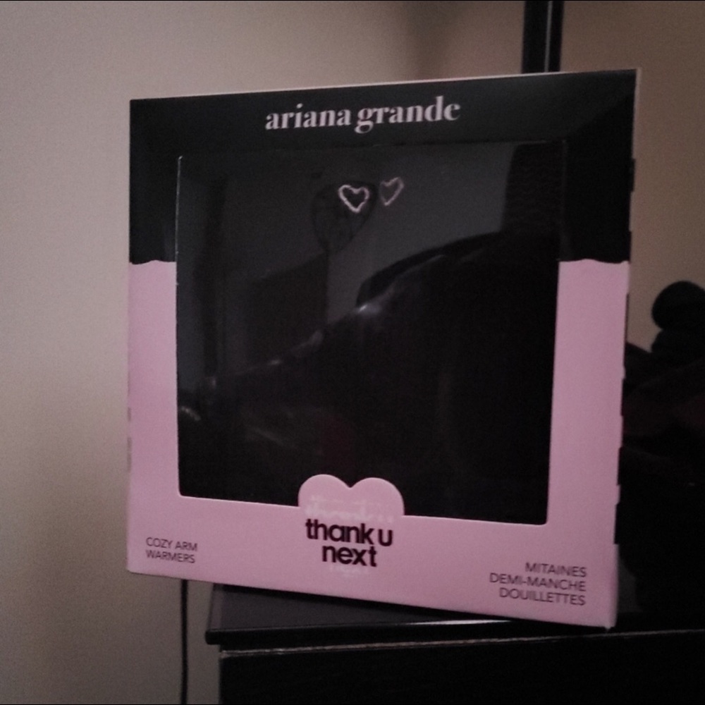 Ariana Grande Arm Warmers